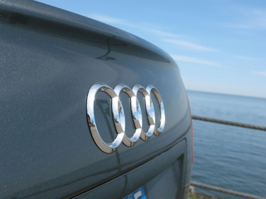 Логотип Audi S8 (D3) 2008 года  (NA) (фото 29 из 62)